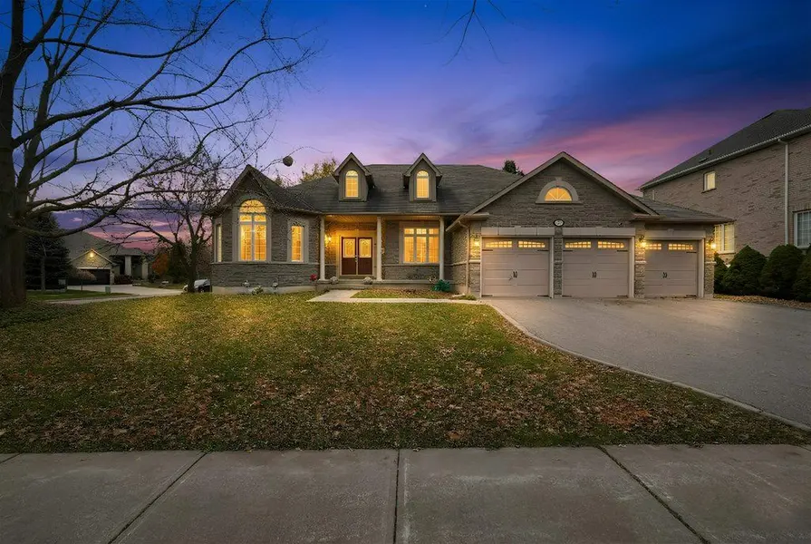 2 Kootenay RDG, Vaughan, ON L6A 2W1