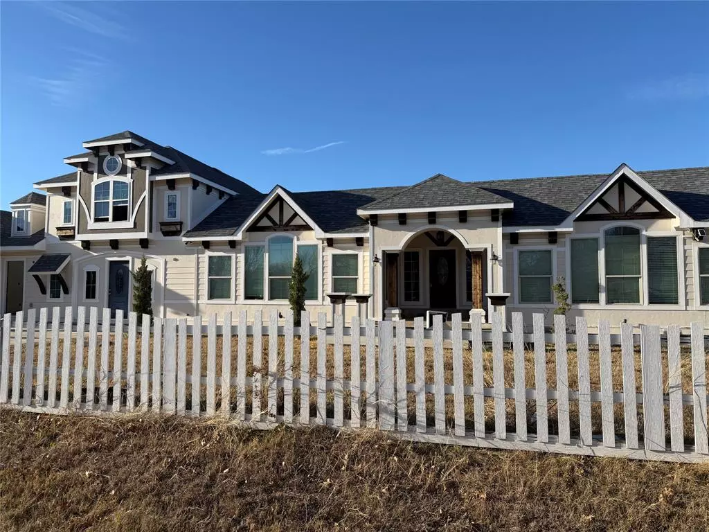 Burleson, TX 76028,2529 Red Oak Lane