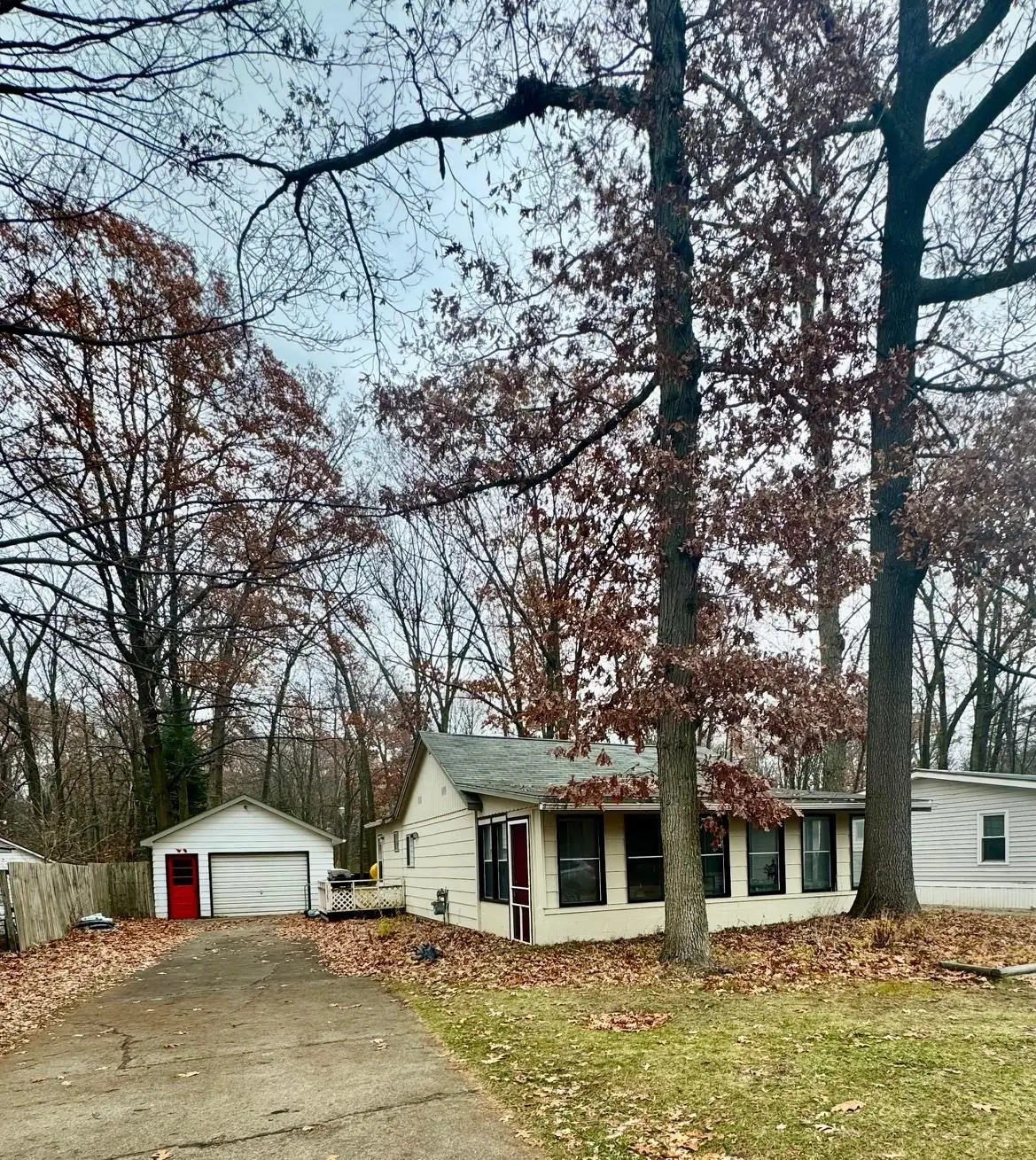 1268 N Clare AVE, Hayes Twp, MI 48625