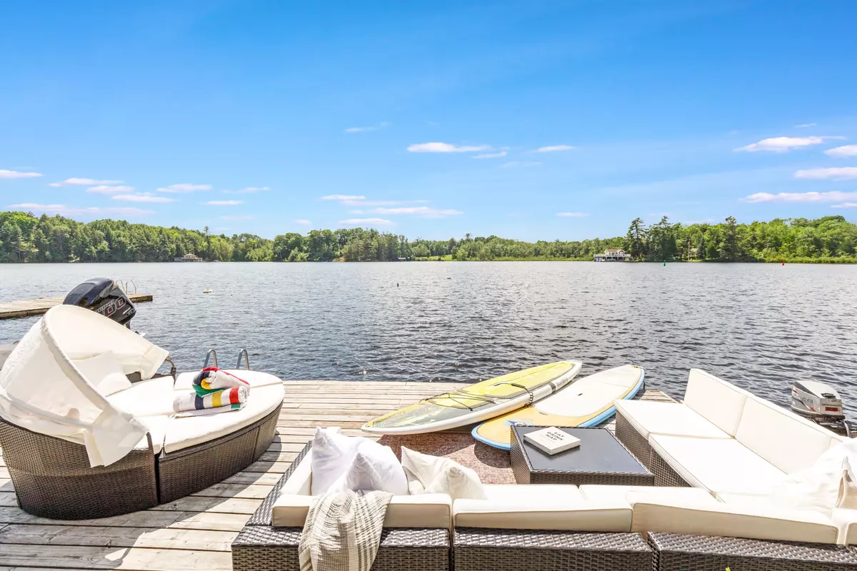 Muskoka Lakes, ON P1L 0M8,1106 Beaumaris RD