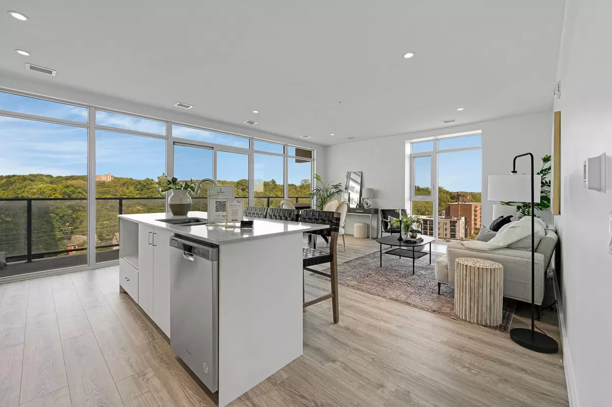 Cambridge, ON N1S 2L8,50 Grand AVE S #801