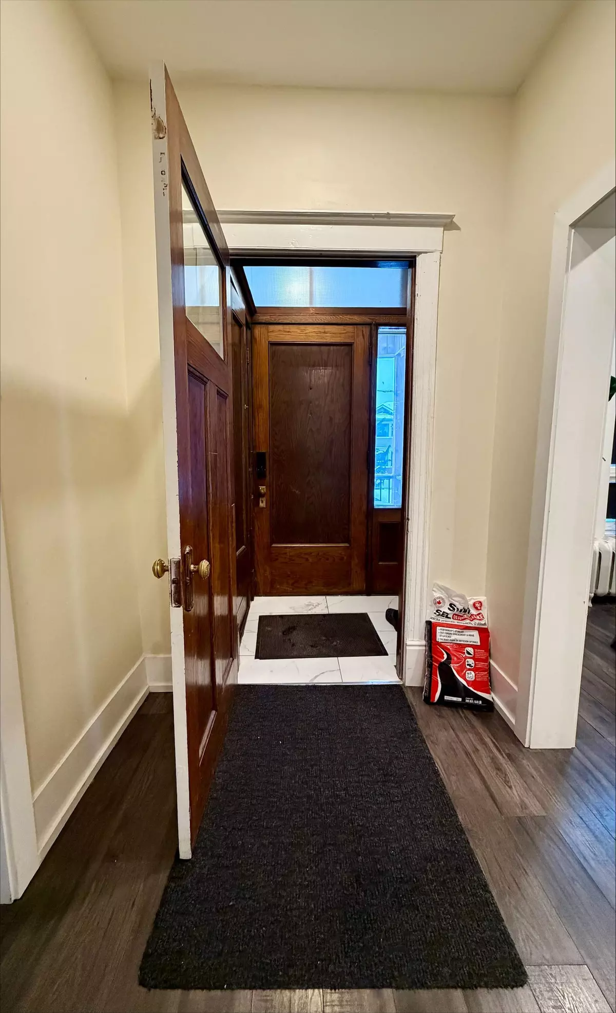 Hamilton, ON L8P 2R8,395 Aberdeen AVE