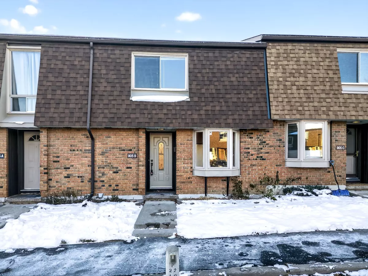 Beacon Hill North - South And Area, ON K1J 8G4,905 Elmsmere RD #B