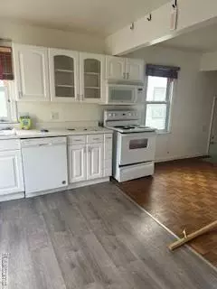 Redford, MI 48239,15552 Macarthur