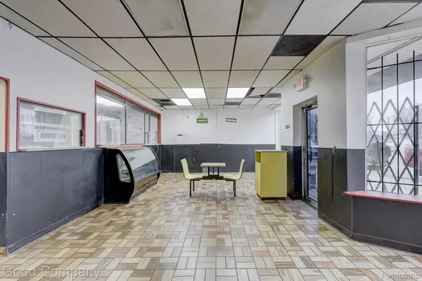 Detroit, MI 48219,21559 GRAND RIVER AVE