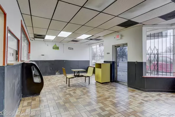 Detroit, MI 48219,21559 GRAND RIVER AVE