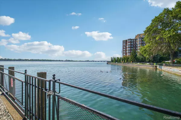 Detroit, MI 48214,8200 Jefferson AVE #102