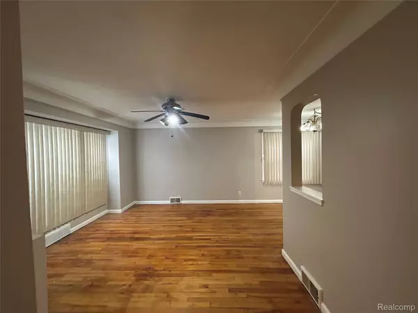 Detroit, MI 48219,17253 Wormer ST