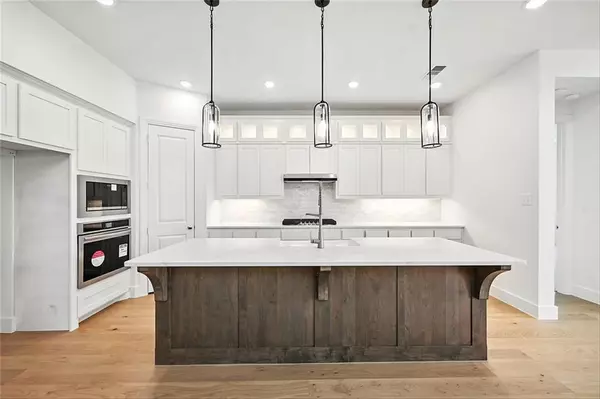 Van Alstyne, TX 75495,526 Red Barn Drive