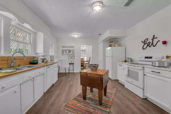 Clifton, TX 76634,1002 W 3rd Street