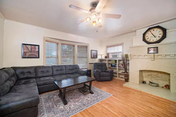 Cleburne, TX 76031,105 E Lone Star Avenue