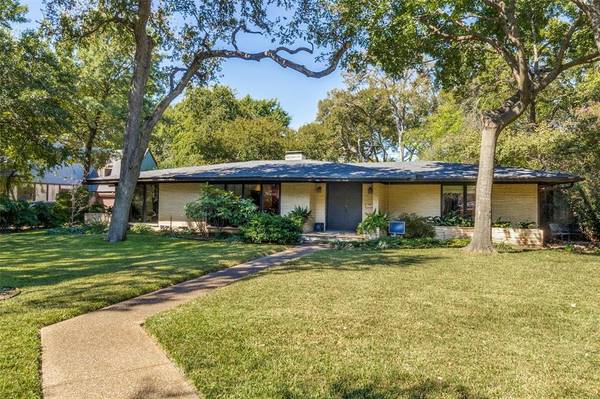 8231 Forest Hills Boulevard,  Dallas,  TX 75218