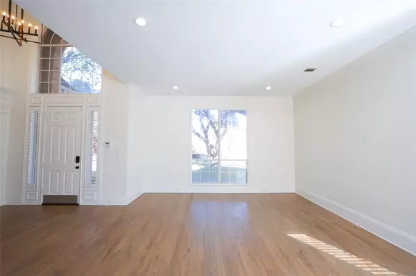 Dallas, TX 75287,5104 Lincolnshire Court