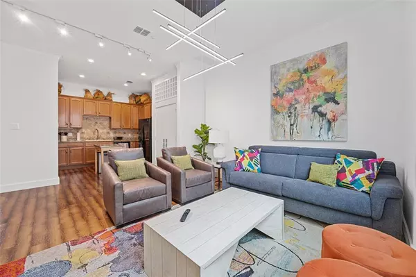 Dallas, TX 75205,4312 Mckinney Avenue #4