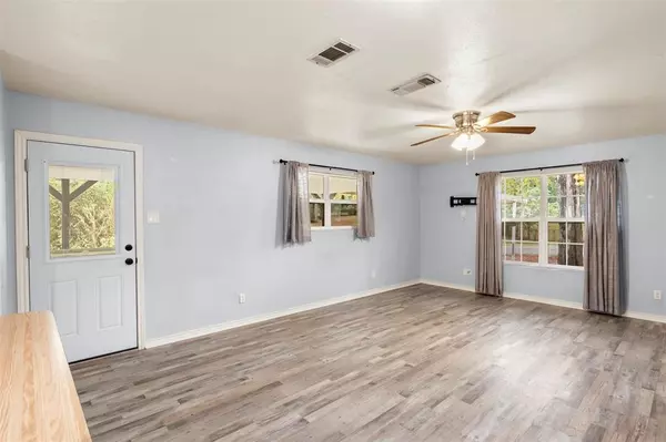 Tool, TX 75143,521 Hilltop Drive