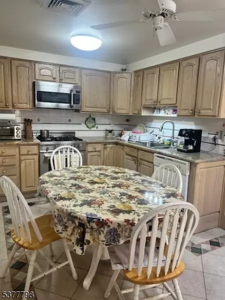 Newark City, NJ 07105,63 Waydell St