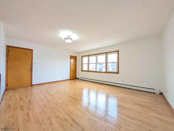 Kearny Town, NJ 07032,519 Davis Ave #2