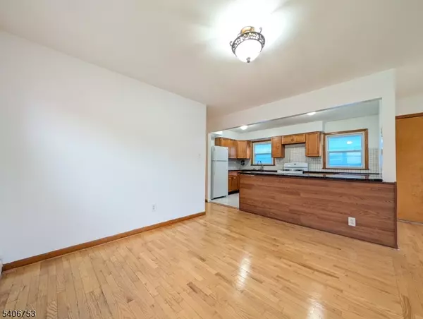 Kearny Town, NJ 07032,519 Davis Ave #2