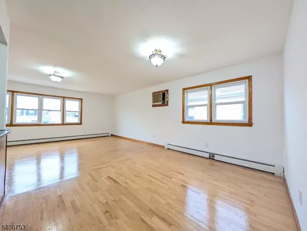 Kearny Town, NJ 07032,519 Davis Ave #2