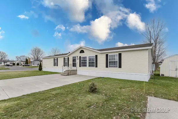 3453 Meadow Lark LN, Zeeland, MI 49464