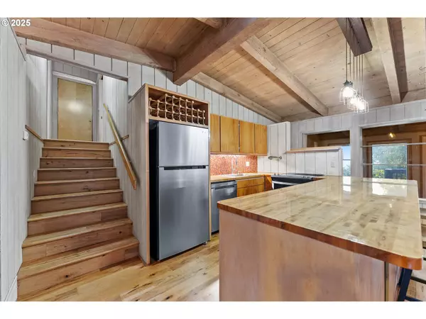 Brookings, OR 97415,97639 MARINA HEIGHTS LOOP