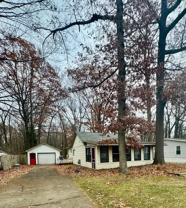 1268 N Clare AVE, Hayes Twp, MI 48625