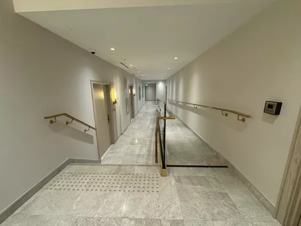 Toronto C04, ON M4N 1B8,3 Strathgowan AVE #313