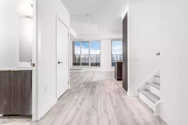 Toronto C14, ON M2M 0C1,7 Golden Lion HTS #N326