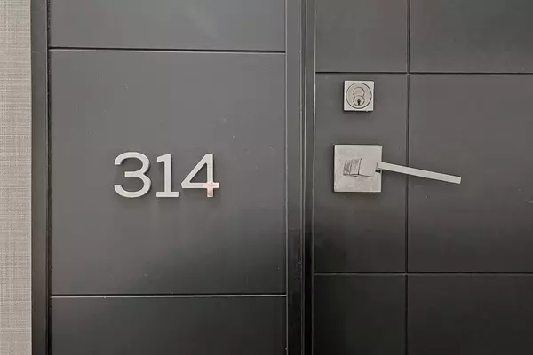 Toronto C10, ON M4S 0A5,98 Lillian ST #314