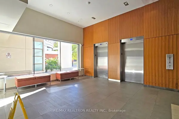 222 The Esplanade AVE #402, Toronto C08, ON M5A 4M8