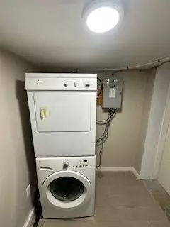 Toronto C01, ON M5S 2K3,42 Robert ST #Third