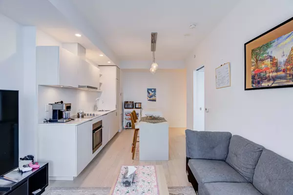 Toronto C08, ON M5A 0C9,16 Bonnycastle ST #2311