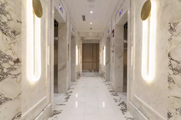 Toronto C13, ON M3C 2J7,10 Inn on the Park N/A W #1101