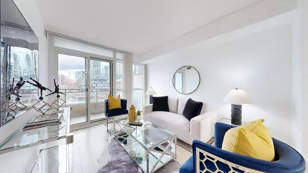 Toronto C01, ON M5V 4B3,10 Capreol CT #743