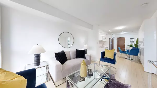 Toronto C01, ON M5V 4B3,10 Capreol CT #743