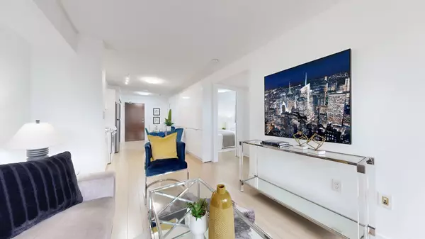 Toronto C01, ON M5V 4B3,10 Capreol CT #743