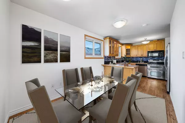 Oshawa, ON L1G 6L5,232 Harmony RD N #Upper