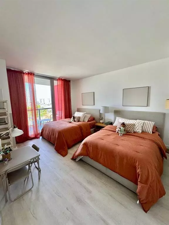 Hallandale Beach, FL 33009,2602 E Hallandale Beach Blvd #R1010