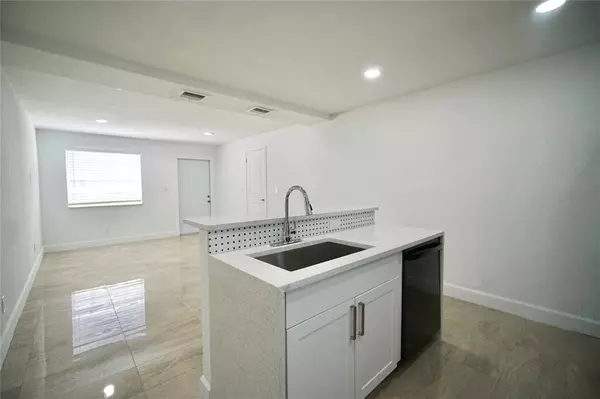 West Palm Beach, FL 33407,2205 A E Isaacs Ave