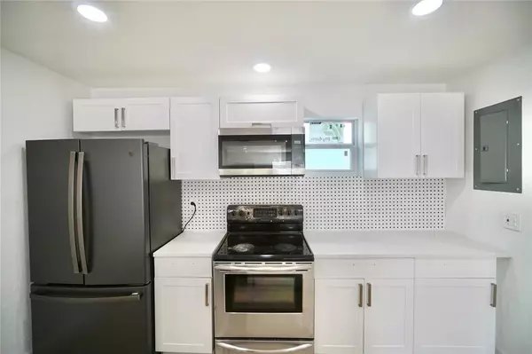 West Palm Beach, FL 33407,2205 A E Isaacs Ave