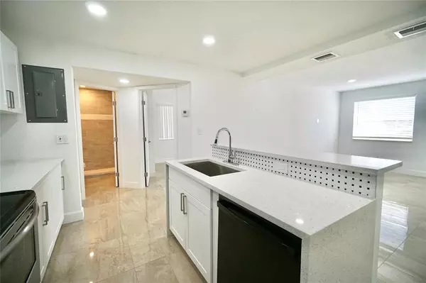 West Palm Beach, FL 33407,2205 A E Isaacs Ave