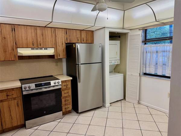 Pembroke Pines, FL 33026,900 Colony Point Cir #121