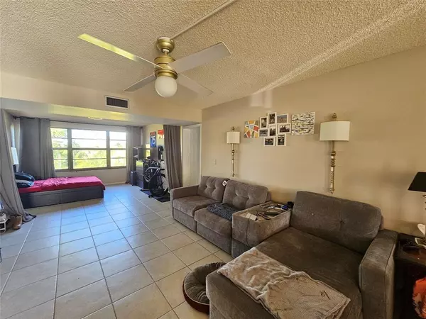Boca Raton, FL 33433,6085 S Balboa Cir #303