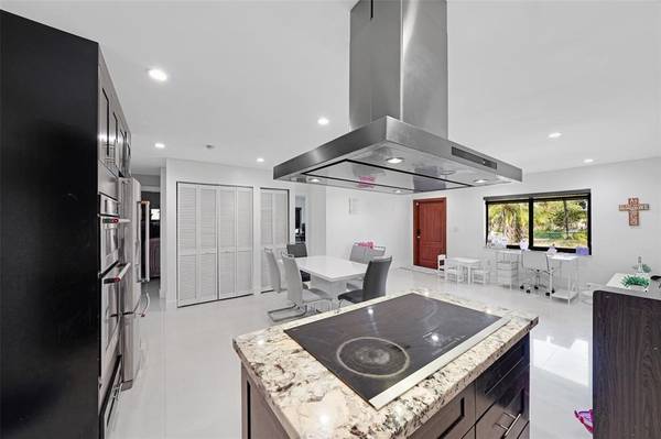 14000 SW 20th St, Davie, FL 33325