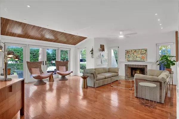 Fort Lauderdale, FL 33301,716 SE 7th St