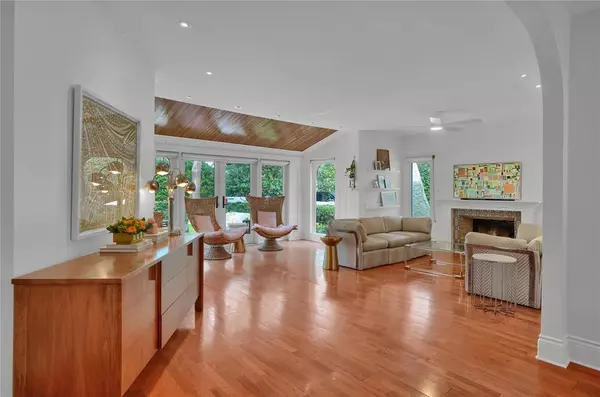 Fort Lauderdale, FL 33301,716 SE 7th St