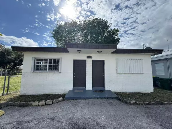 1042 Foster Rd, Hallandale Beach, FL 33009