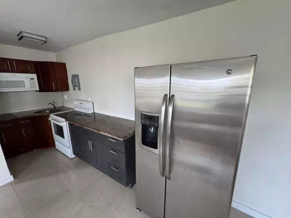 Hallandale Beach, FL 33009,1042 Foster Rd