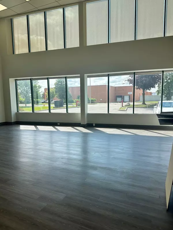 Vaughan, ON L4K 3S6,142 Edilcan DR #B