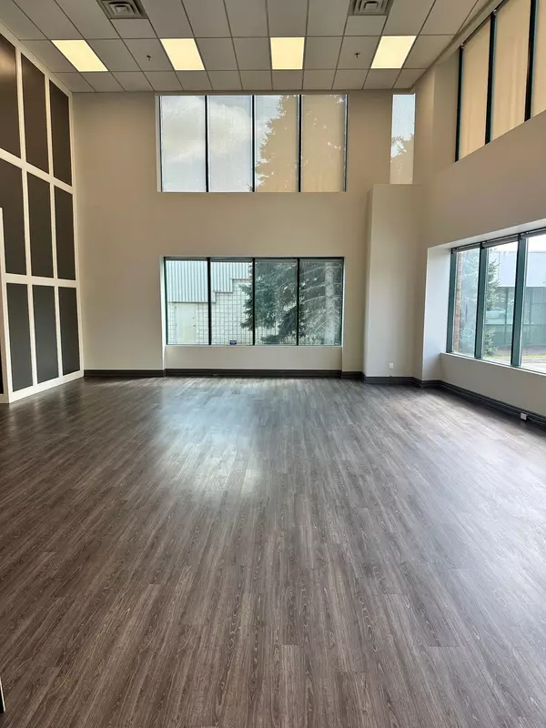 Vaughan, ON L4K 3S6,142 Edilcan DR #B